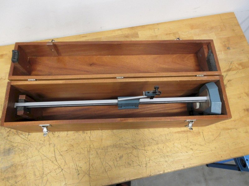 Brown &amp; Sharpe Model 586 26" Vernier Height Guage with Wood Case- Auction Item