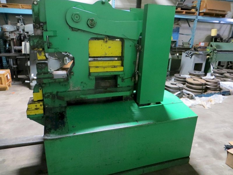 125 Ton Unihydro Hydraulic Ironworker Model P125-24