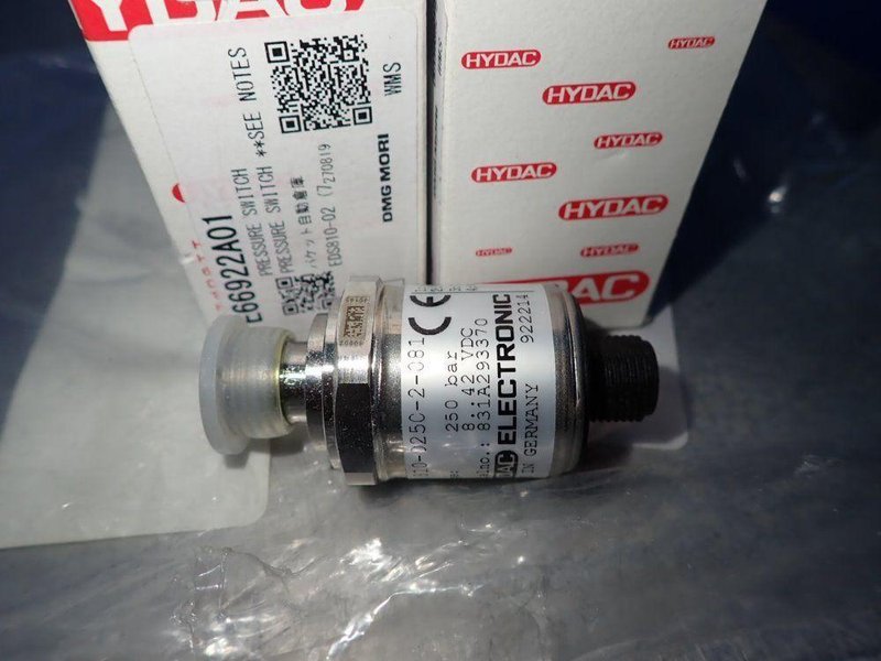 HYDAC ELECTRONIC PRESSURE SWITCH  -  EDS-810-025C-2-081