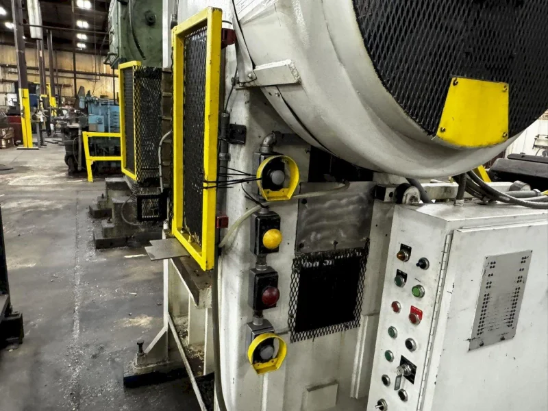 40 TON L&amp;J STRAIGHT SIDE PRESS: YOBRO #23910