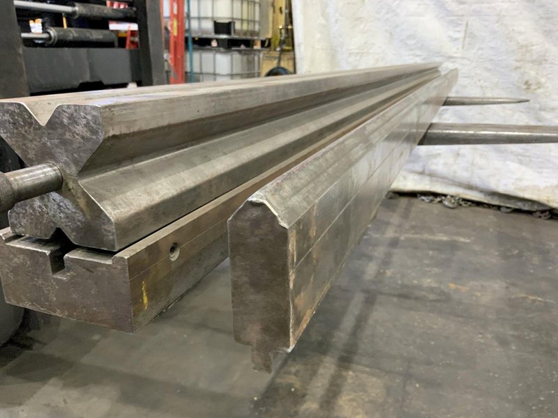 12' 4-WAY PRESS BRAKE DIE WITH BOTTON HOLDER &amp; 12' TOP DIE: STOCK #81407