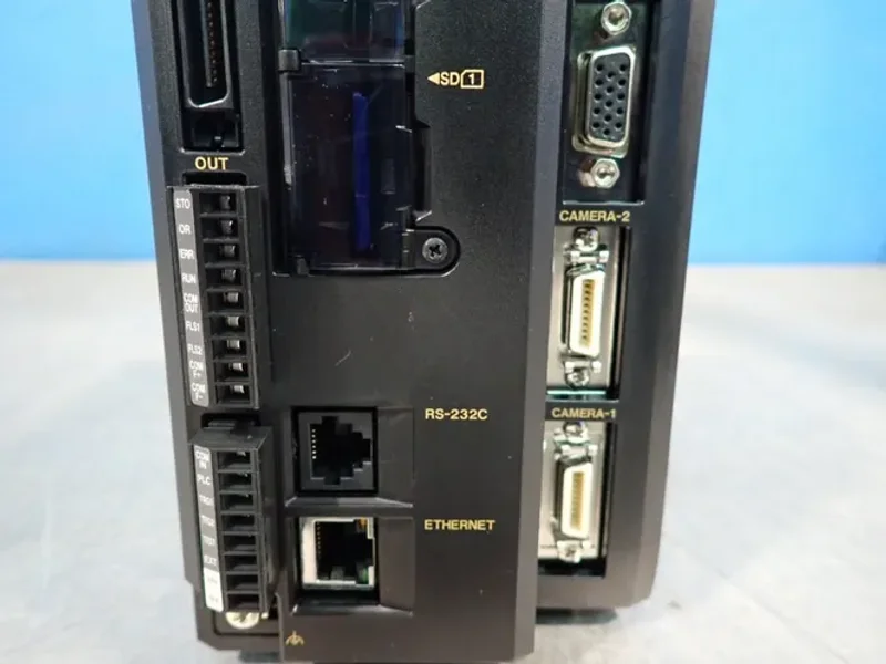 KEYENCE CONTROLLER  -  CV-X152F