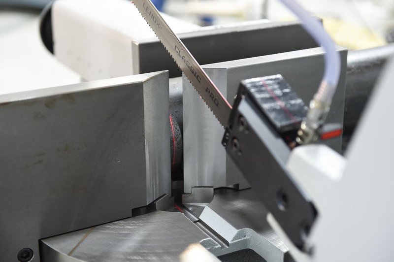 NEW 13"H x 17-3/4"W HYD-MECH MODEL DM-1318P DOUBLE MITER BAND SAW