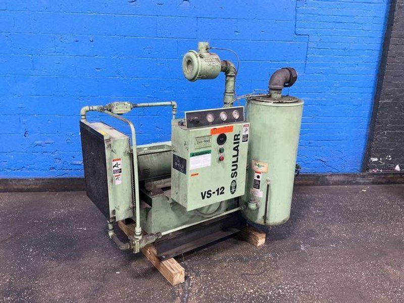 SULLAIR VACUUM PUMP  -  VS-12
