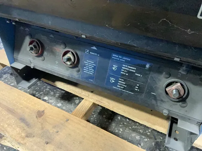 Miller  450 A  Welder  - Auto Deltaweld 452
