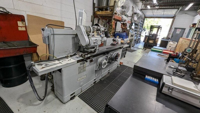 Toyoda GUP 32×100 Universal Grinder, 1981 – Spare Wheels, ID Attachment, Steady Rest Included