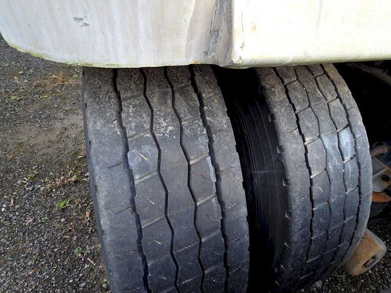 Kenworth T800 AeroCab Legacy Sleeper Truck, 2013 – Paccar Engine, Eaton Fuller Transmission