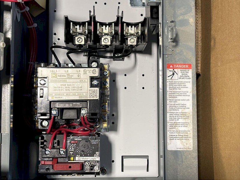 SQUARE D 5 HP AC COMBINATION MOTOR STARTER  -  8538SBG33V01CH309P92SX22Y74