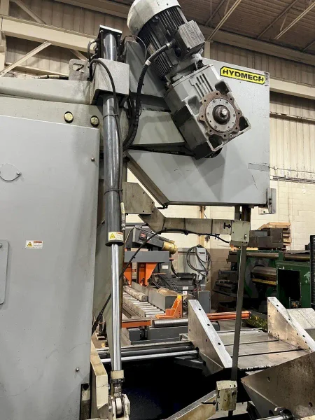 USED HYD-MECH 30" X 25" FULLY AUTOMATIC VERTICAL TILT FRAME BANDSAW MODEL V-25APC-120 WITH 62' OF POWERED CONVEYOR, Year: 2014