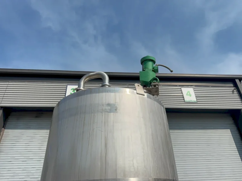 APPROX  900 GALLONS S/S MIXING TANK