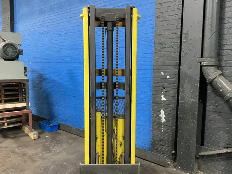 BIG JOE 2000 LBS WALK BEHIND LIFT   -  PDI-24-710