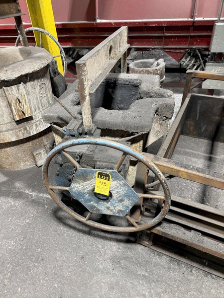 Modern 2.5 ton geared cylindrical ladle