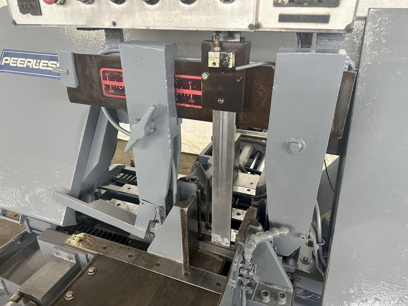 13" X 16" PEERLESS HB1316A HORIZONTAL BAND SAW W/ 10' INFEED AND 20' OUTFEED CONVEYOR. STOCK # 1164323.