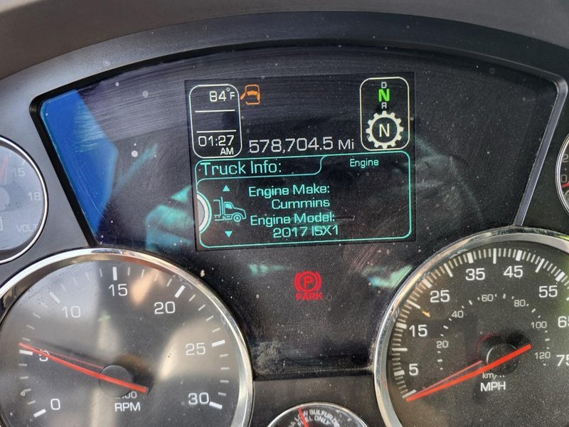 Kenworth T680 76-Inch Sleeper Semi Truck, 2020 – PACCAR MX-13 – Automatic – 578,704 Miles