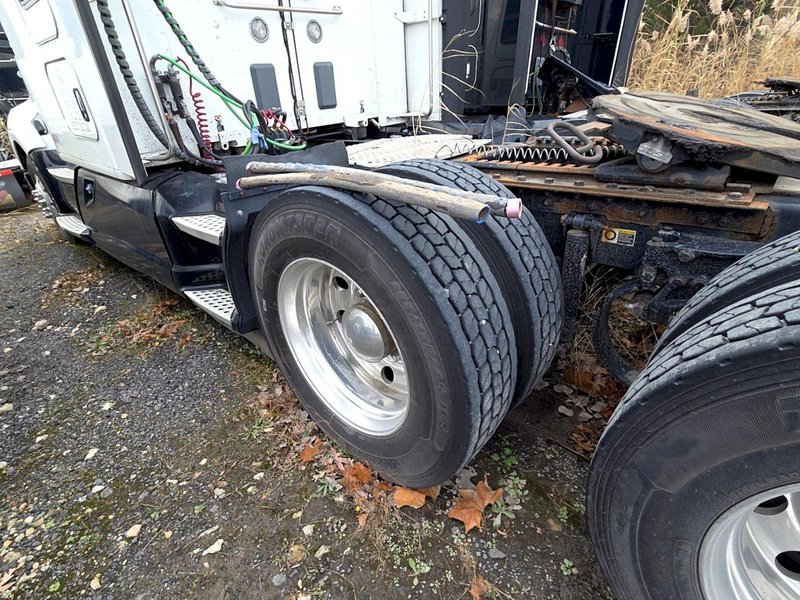 Kenworth T680 Sleeper Truck, 2016 – Paccar MX-13, Eaton Auto