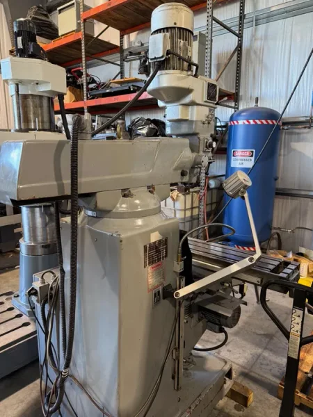 ATRUMP K6F Heavy Duty Milling Machine 40 Taper 6 H.P. DRO 2003’# 7694
