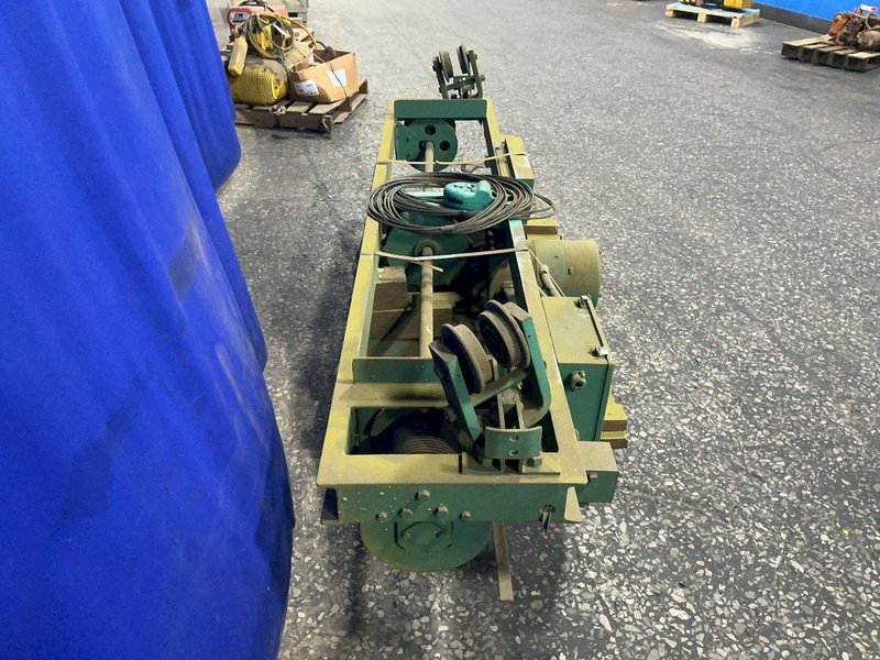 .5 TON HOIST