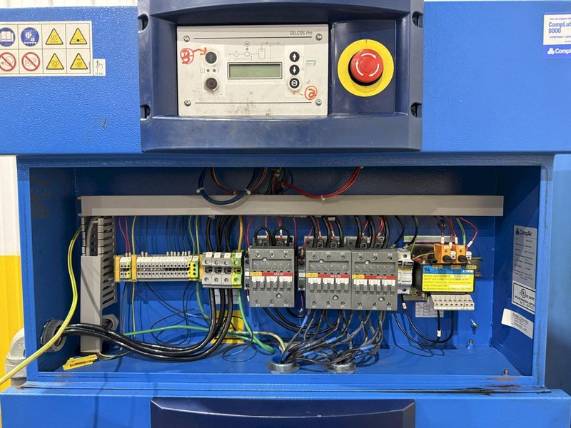 20 HP COMPAIR MODEL #LFR2A ROTARY SCREW AIR COMPRESSOR WITH DRYER: YOBRO #25816