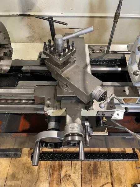 VECTRAX 1440EVS 14”/21” x 40”cc Variable speed Lathe 2007’ #7075