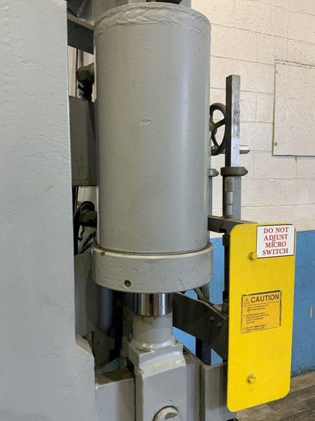 70 TON X 6' BETENBENDER HYDRAULIC PRESS BRAKE: STOCK #81248