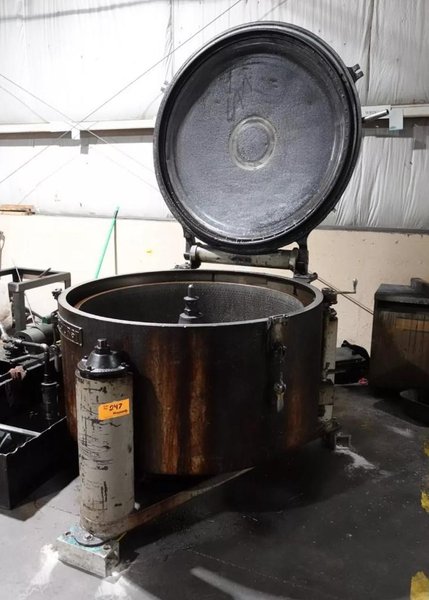 TOLHURST CHIP WRINGER W/ BASKETS AND FILTER: YOBRO #25010