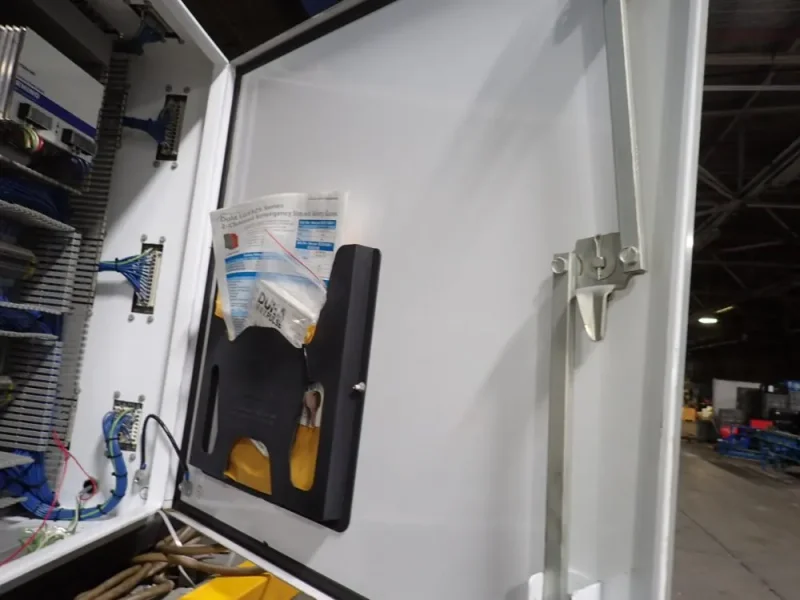 YASKAWA / MOTOMAN ROBOT CONTROL  -  UP20 / DX200