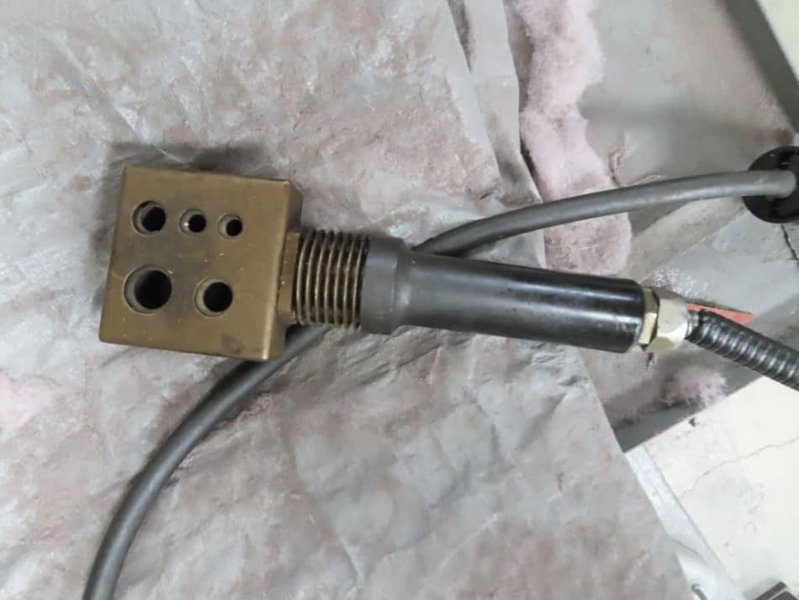 SHRINK-IN MODEL #S175/2 PORTABLE INDUCTION HEATER: STOCK #21781