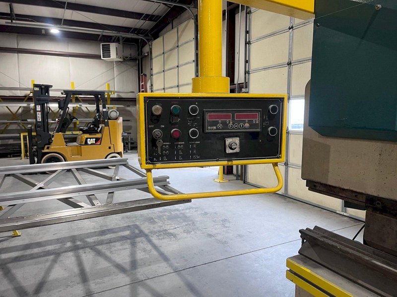 1997 Durma HAP 37200 Press Brake (#5990)