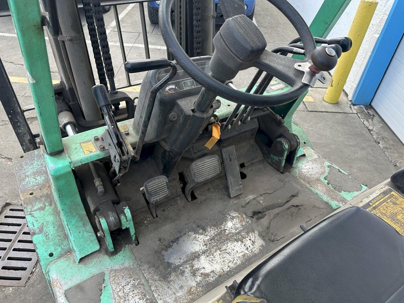 9000 LBS MITSUBISHI PNEUMATIC TIRE FORKLIFT : STOCK #77764