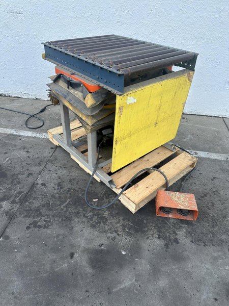 550 BISHAMON HYDRAULIC SCISSOR LIFT TABLE: STOCK #78830