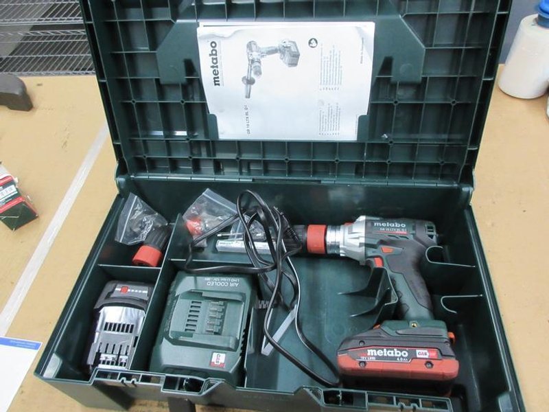 Metabo 18V Cordless Drill with Quick Chuck Attachments, Extra Battery and Charger in Plastic Carry Case- Auction Item
