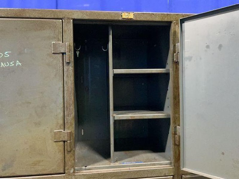 STRONG HOLD 6 DOOR LOCKERS