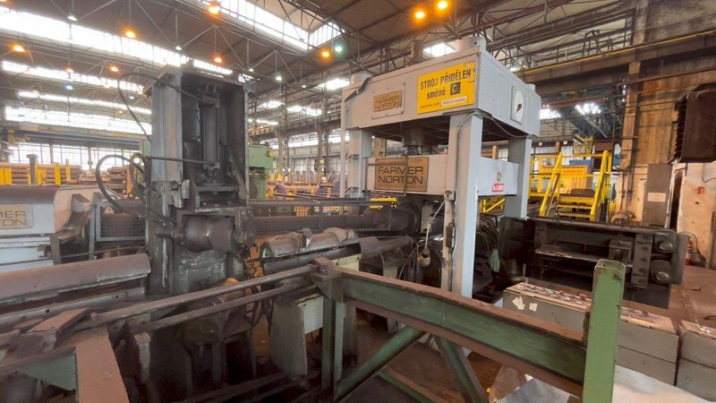 FARMER NORTON No. 4V-2M TWO ROLL STRAIGHTENING MACHINE