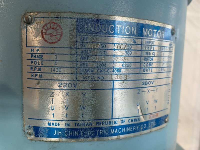 7.5 HP HURCO HAWK 5D CNC VERTICAL MILL. STOCK # 0361924.