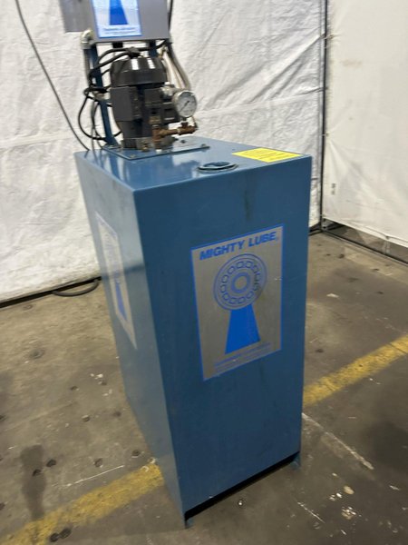 MIGHTY LUBE SYSTEMATIC LUBRICATOR. STOCK # 0149624