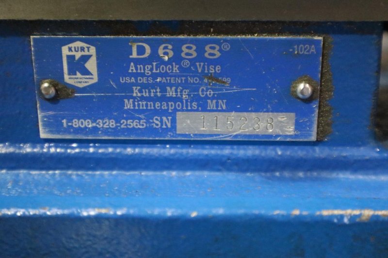 Kurt D688 6" Machine Vise, Swivel Base, Steel Jaws, Handle- Auction Item