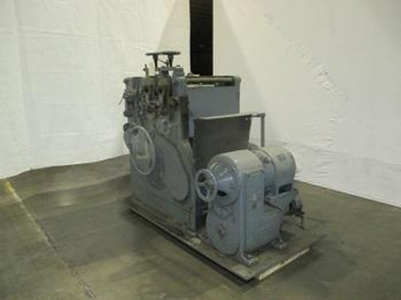 TORRINGTON # W225 CLUTCH TYPE UNIVERSAL SPRING COILING MACHINE