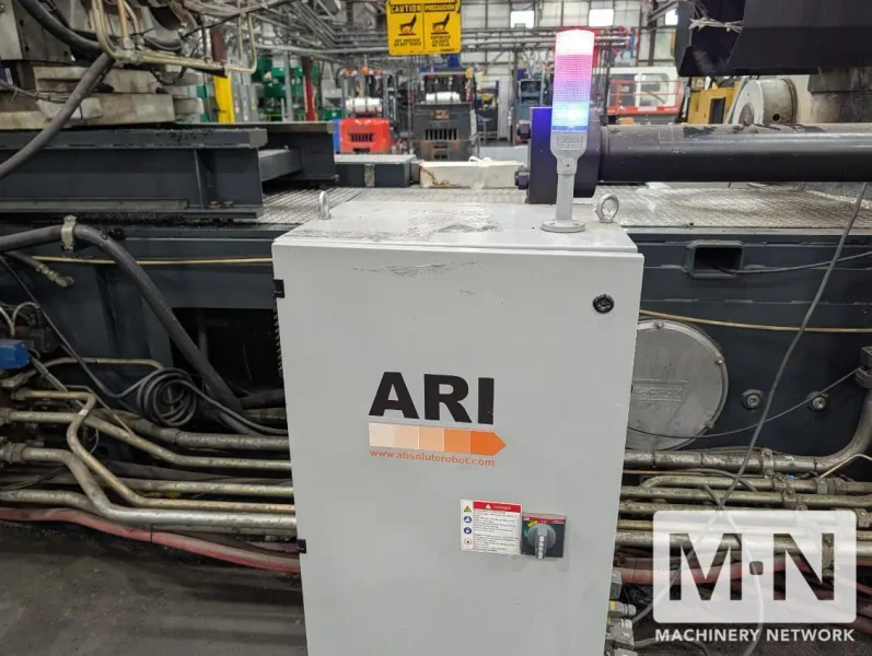 950 TON 232 OZ CINCINNATI MILACRON MODEL MM950 INJECTION MOLDING MACHINE MFG 2013