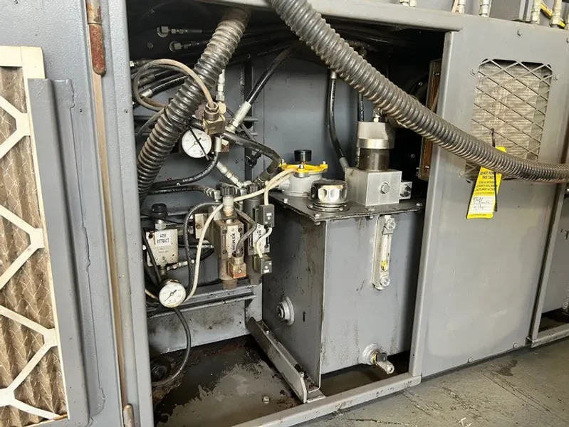 HEM 18" X 24" FULLY AUTOMATIC TILT FRAME VERTICAL BANDSAW MODEL VT120 HA-60 TS