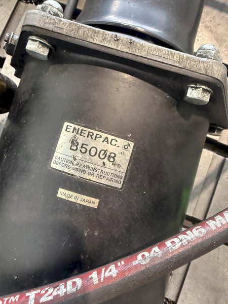 40" X 50" DEVLIEG AIR LIFT ROTARY TABLE. STOCK # 0221326