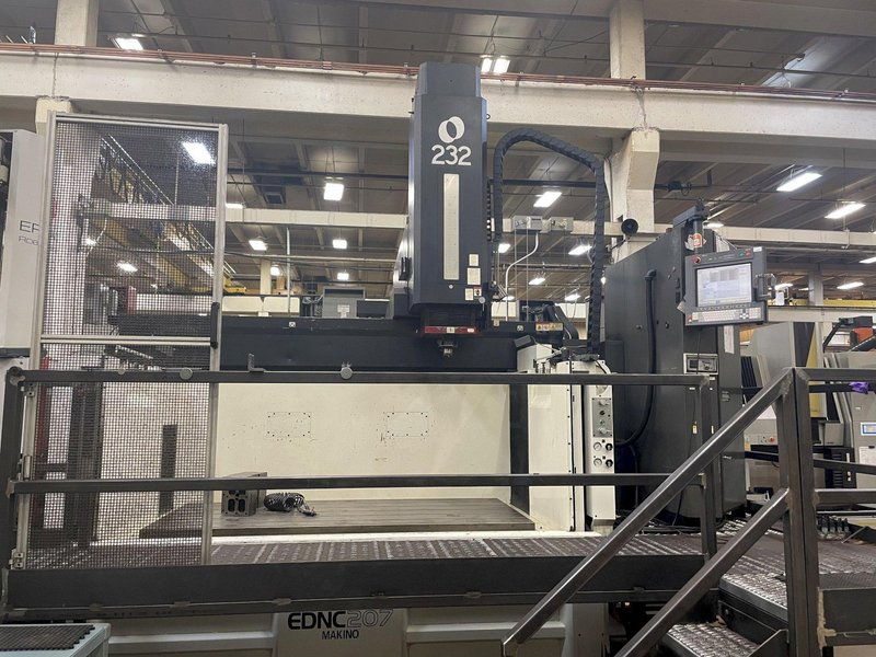 Makino EDNC 207 Used CNC Sinker EDM with EROWA Robot For Sale - 2008