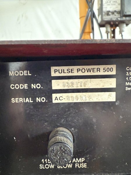 LINCOLN IDEALARC PULSE POWER 500 WELDER W/ BOOM AND LINCOLN LN-9F WIRE FEEDER. STOCK #0627922.