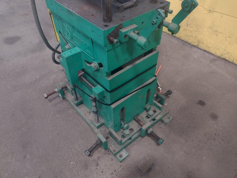 7 TON AIRAM  PNEUMATIC CUT OFF PRESS: STOCK #15486