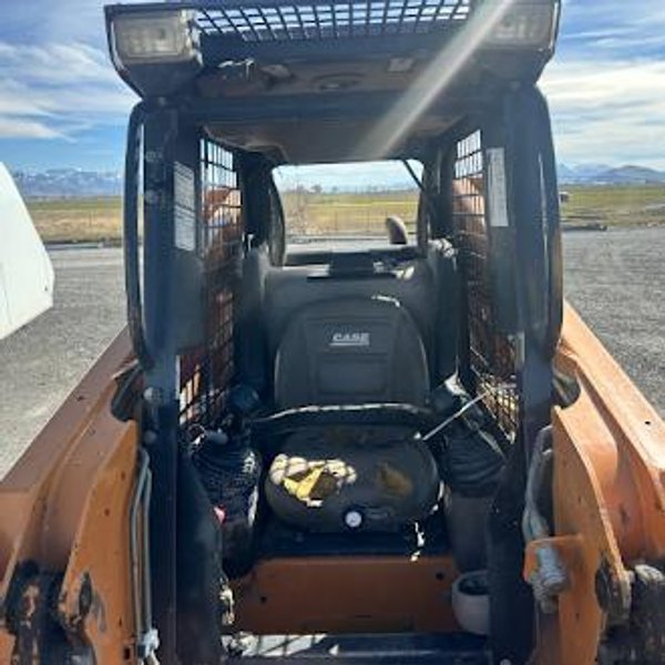 Case 440CT Compact Track Loader, 2007 – 3,000 LB ROC, Enclosed Cab, 83 HP Diesel, 2-Speed