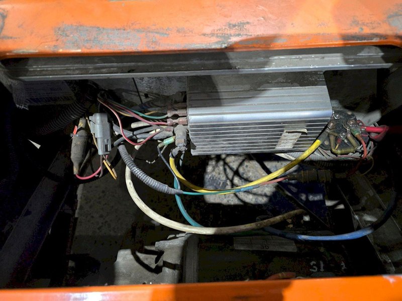 CLUB CAR CARRYALL GOLF CART USED HAS DAMAGE NEEDS BATTERIES