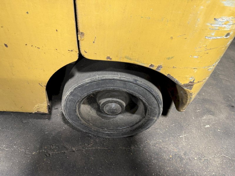 TCM FCG25 LP Fork Lift Truck 5,000lbs Capacity