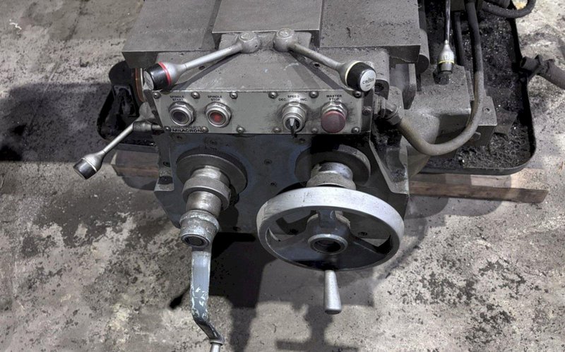 16" CINCINNATI MILACRON MODEL #LL 415-16 PLAIN DIAL TYPE MILL: YOBRO #24825