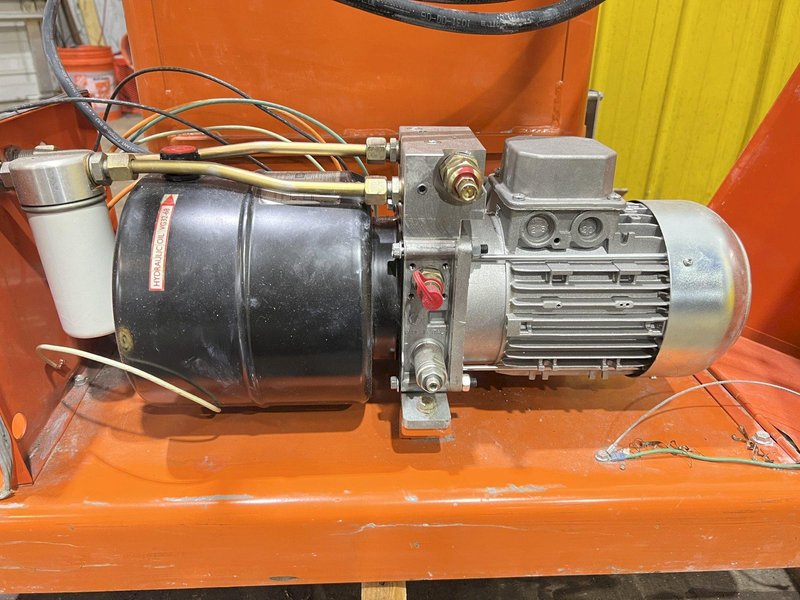 20&quot; X 20&quot; X 28&quot; ORWAK  MODEL #5031-E HYDRAULIC VERTICAL COMPACTOR / BALER: STOCK #16758