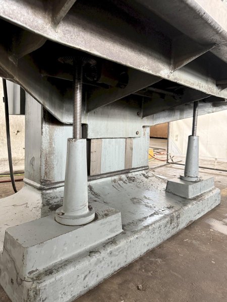 6-SPINDLE ALLEN VARIABLE-SPEED GANG DRILL PRESS. STOCK # 0550325