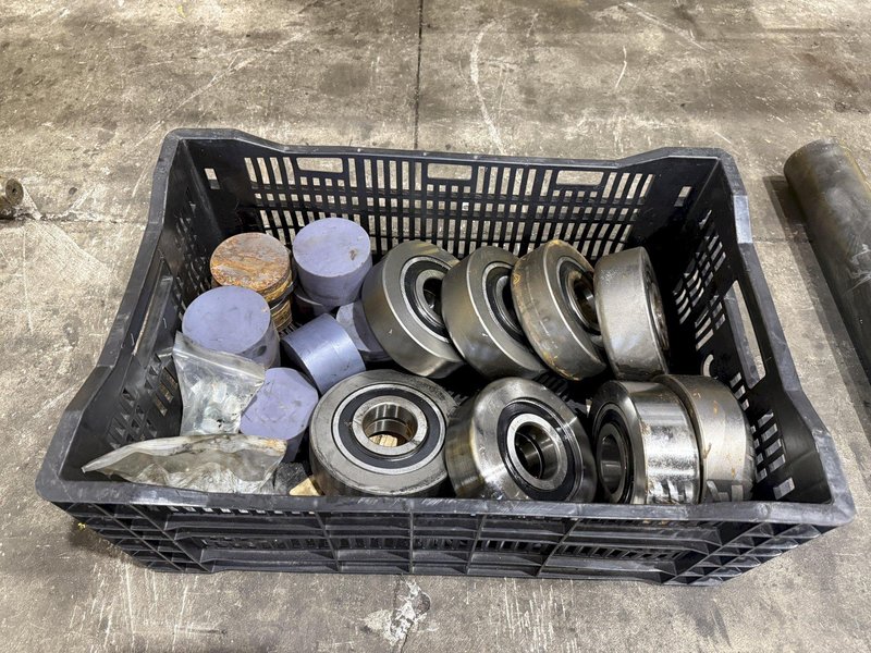 30,000 LBS SUPERIOR FAB MODEL #98-105-617 FORKLIFT MAST: YOBRO #23993